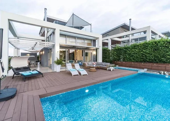 Villa Island Sani Sea View *